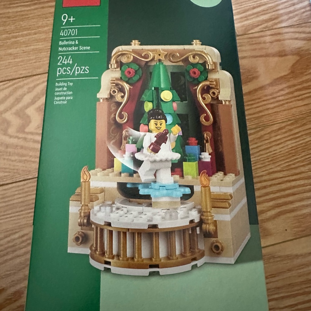 LEGO brand new sealed Ballerina & Nutcracker Scene Set